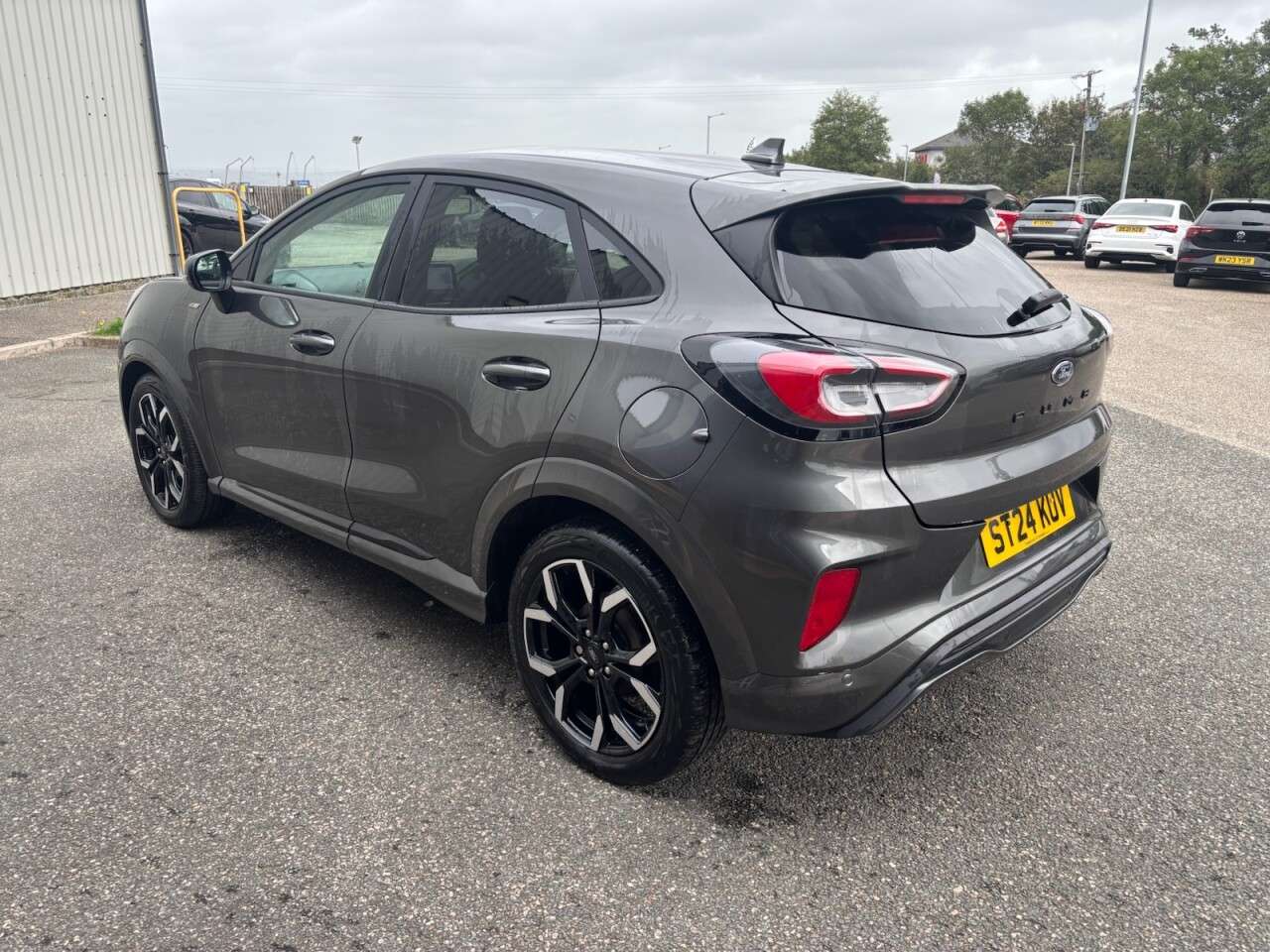 A 2024 FORD PUMA 1.0T EcoBoost MHEV ST-Line X SUV 5dr Petrol Hybrid Manual Euro 6 (s/s) (125 A 2024 FORD PUMA 1.0T EcoBoost MHEV ST-Line X SUV 5dr Petrol Hybrid Manual Euro 6 (s/s) (125