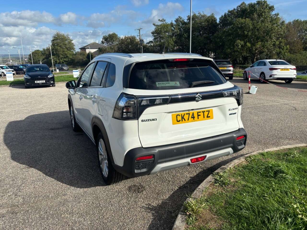 A 2024 SUZUKI S-CROSS 1.4 Boosterjet MHEV Motion SUV 5dr Petrol Hybrid Manual Euro 6 (s/s) (129 p A 2024 SUZUKI S-CROSS 1.4 Boosterjet MHEV Motion SUV 5dr Petrol Hybrid Manual Euro 6 (s/s) (129 p