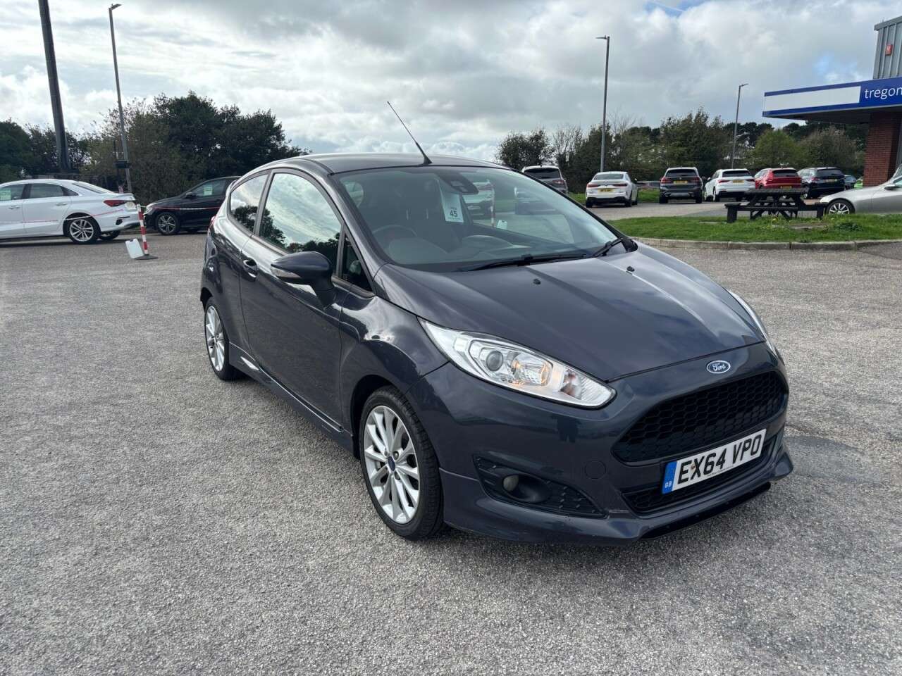 A 2014 FORD FIESTA 1.6 TDCi Zetec S Hatchback 3dr Diesel Manual Euro 5 (95 ps) A 2014 FORD FIESTA 1.6 TDCi Zetec S Hatchback 3dr Diesel Manual Euro 5 (95 ps)