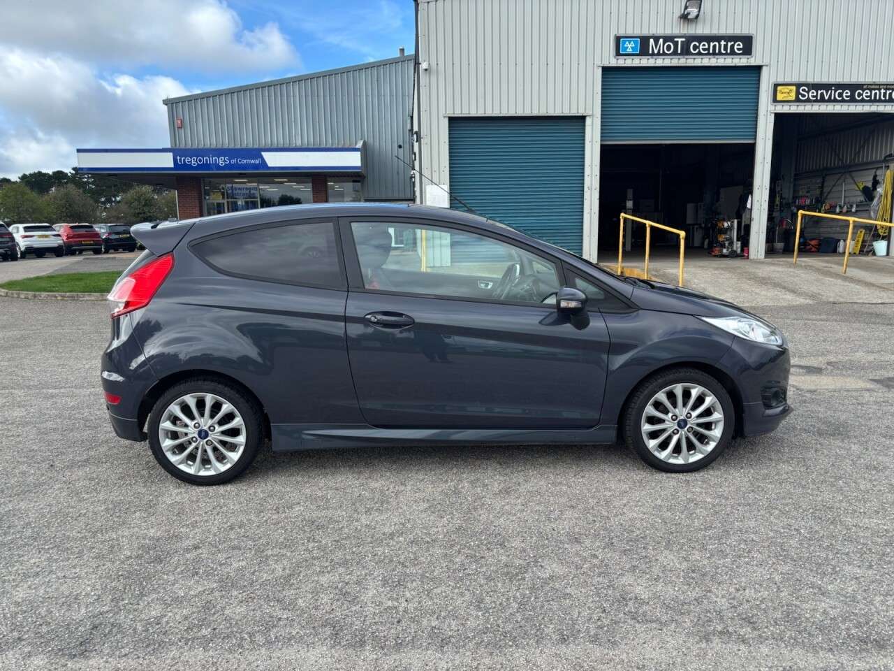 A 2014 FORD FIESTA 1.6 TDCi Zetec S Hatchback 3dr Diesel Manual Euro 5 (95 ps) A 2014 FORD FIESTA 1.6 TDCi Zetec S Hatchback 3dr Diesel Manual Euro 5 (95 ps)