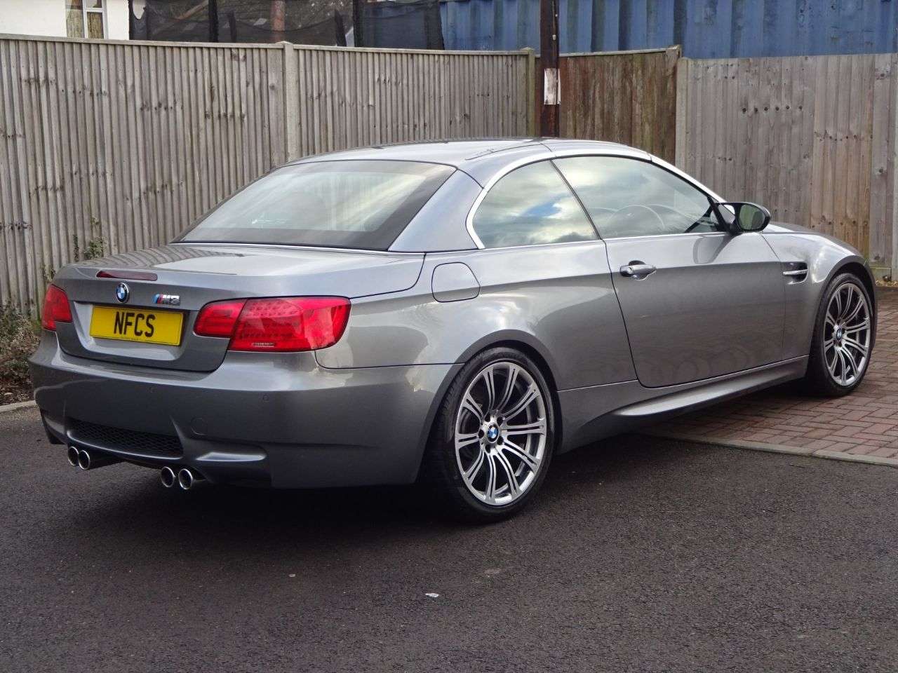 2011 BMW M3 2011 BMW M3