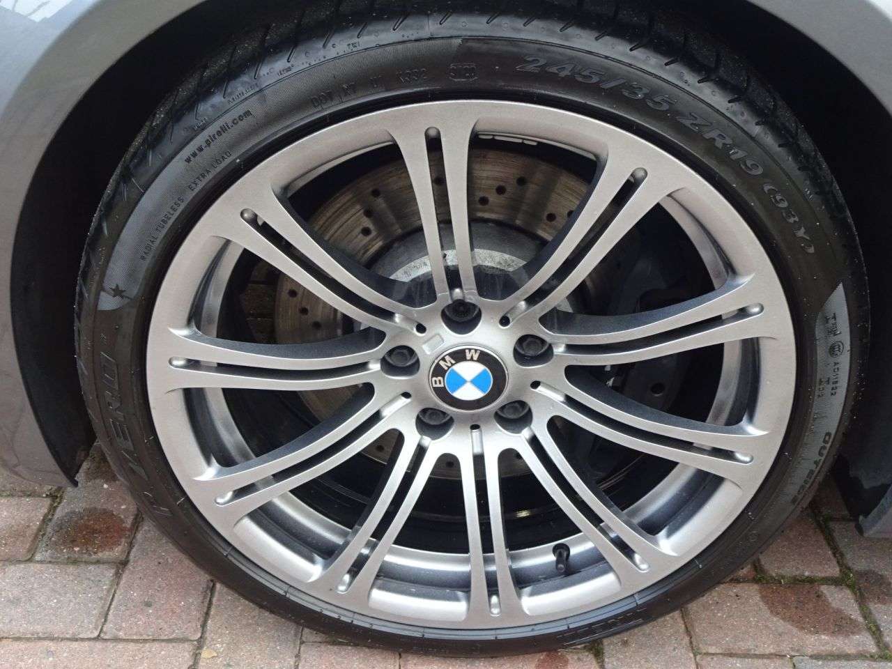 2011 BMW M3 2011 BMW M3