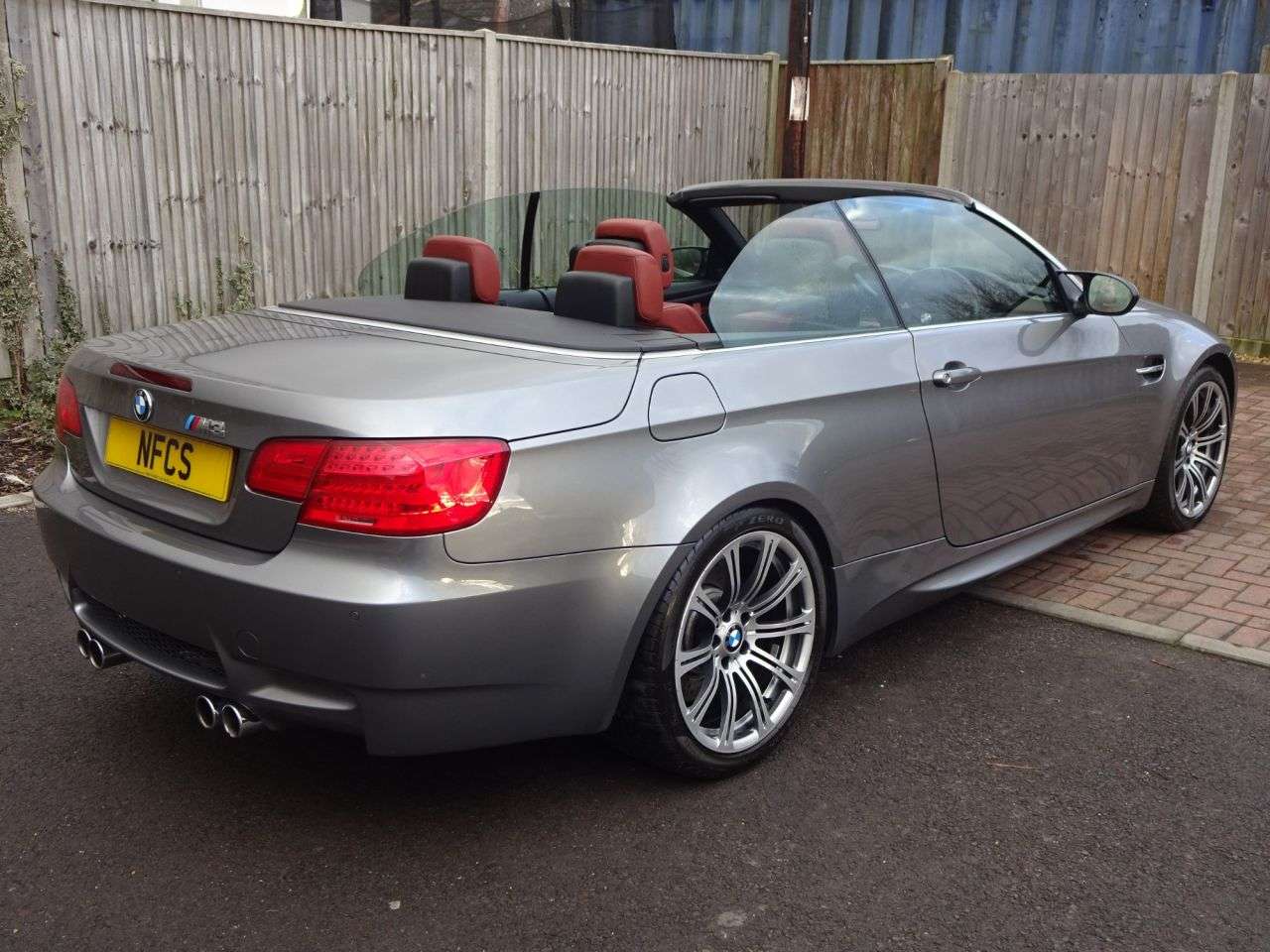 2011 BMW M3 2011 BMW M3