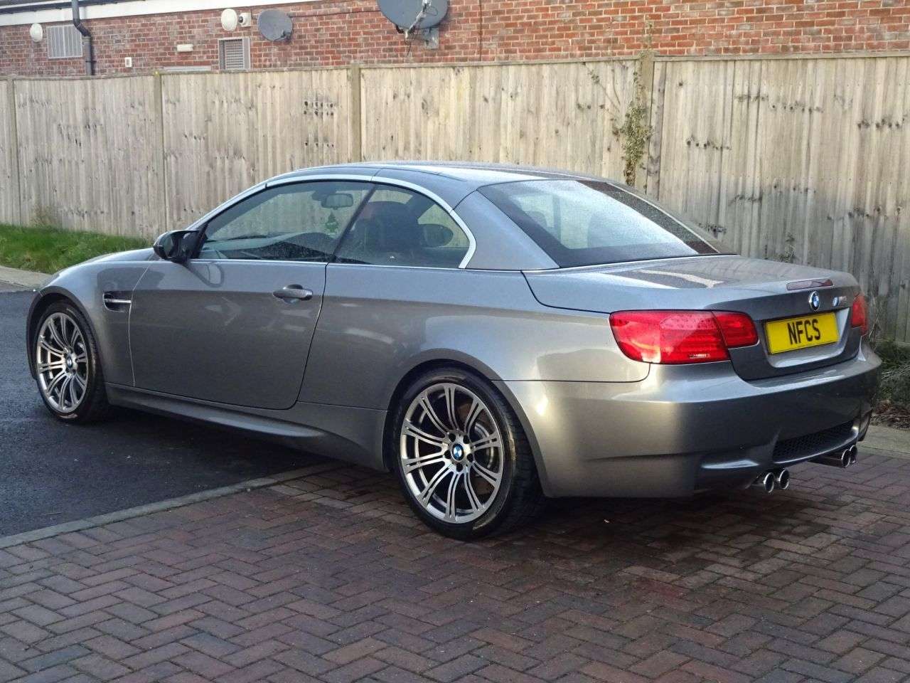 2011 BMW M3 2011 BMW M3