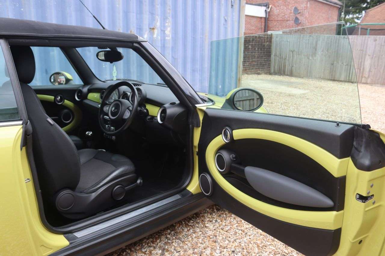 2009 MINI CONVERTIBLE 2009 MINI CONVERTIBLE