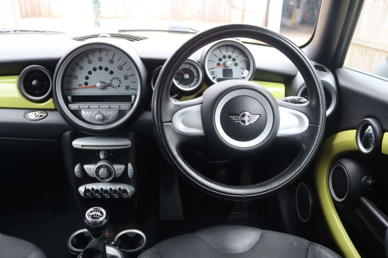 2009 MINI CONVERTIBLE 2009 MINI CONVERTIBLE