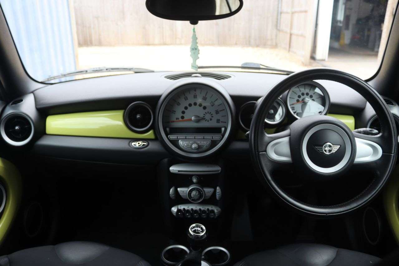2009 MINI CONVERTIBLE 2009 MINI CONVERTIBLE