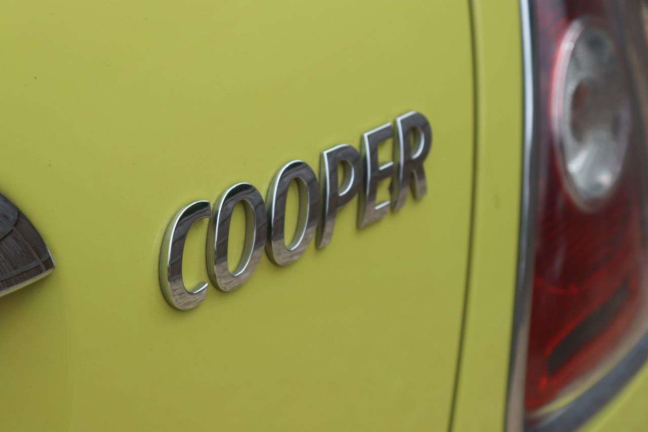 2009 MINI CONVERTIBLE 2009 MINI CONVERTIBLE