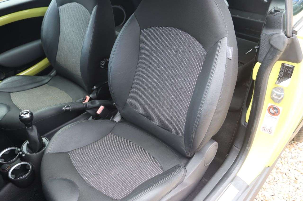 2009 MINI CONVERTIBLE 2009 MINI CONVERTIBLE