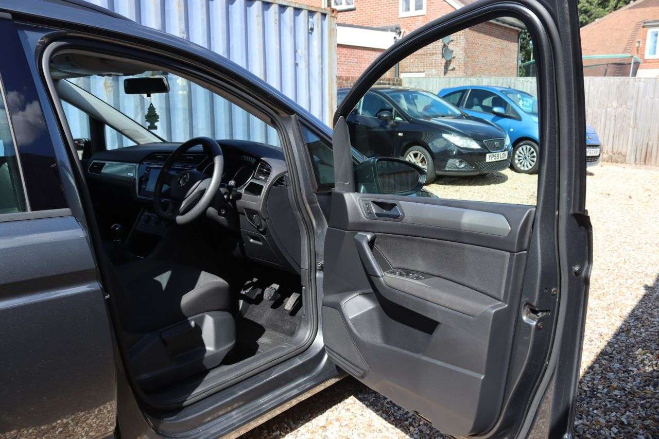 2017 VOLKSWAGEN TOURAN 2017 VOLKSWAGEN TOURAN