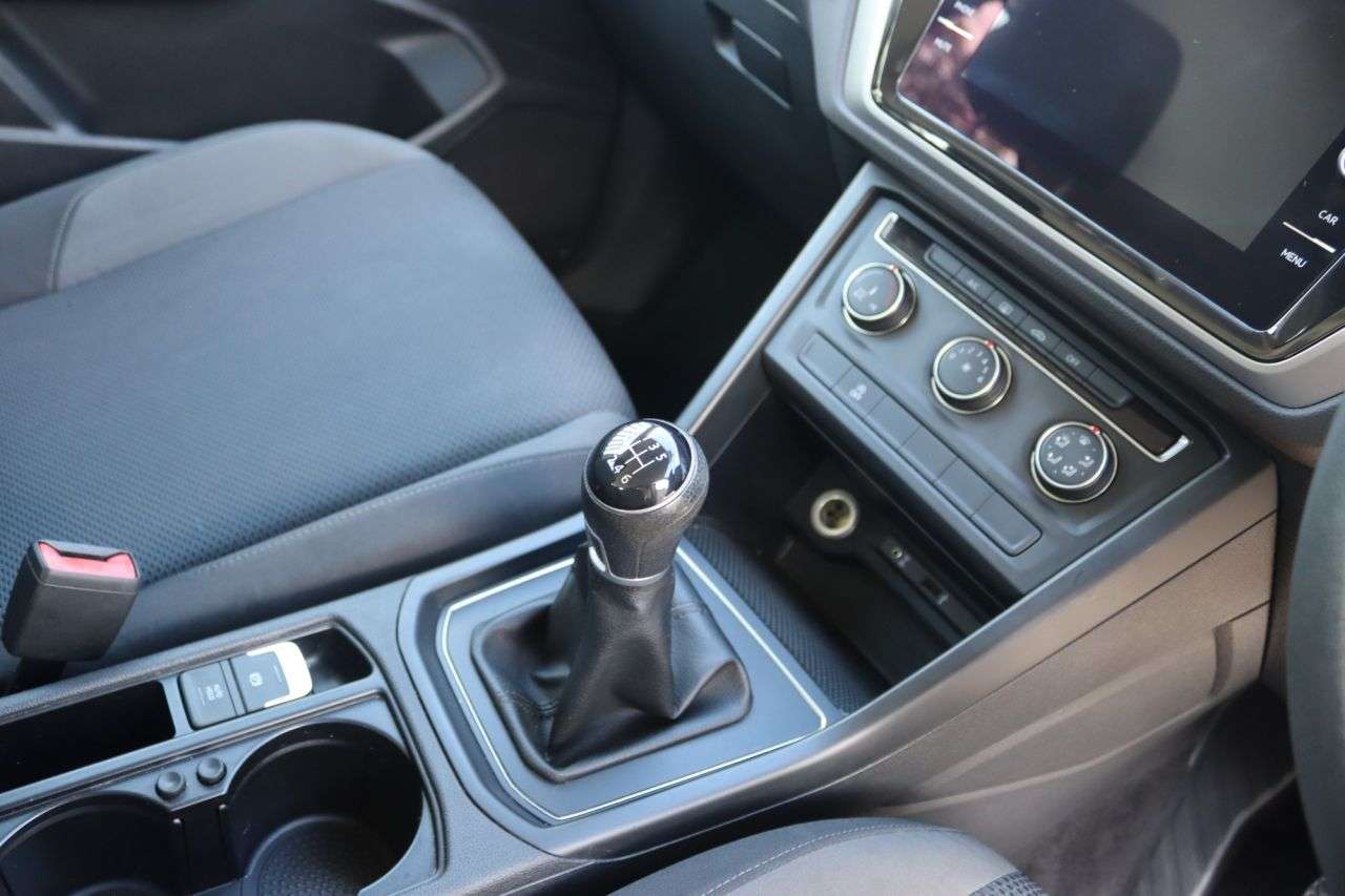 2017 VOLKSWAGEN TOURAN 2017 VOLKSWAGEN TOURAN