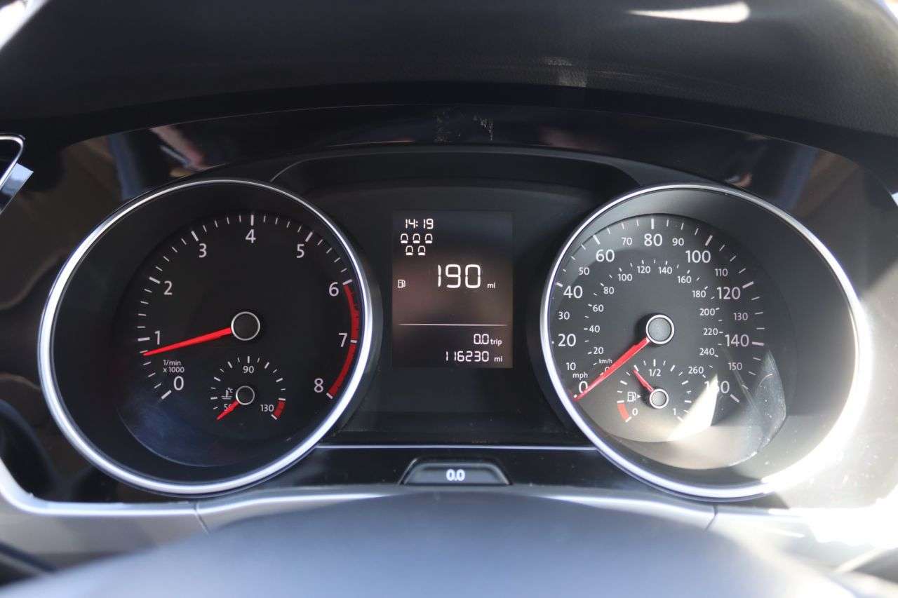 2017 VOLKSWAGEN TOURAN 2017 VOLKSWAGEN TOURAN