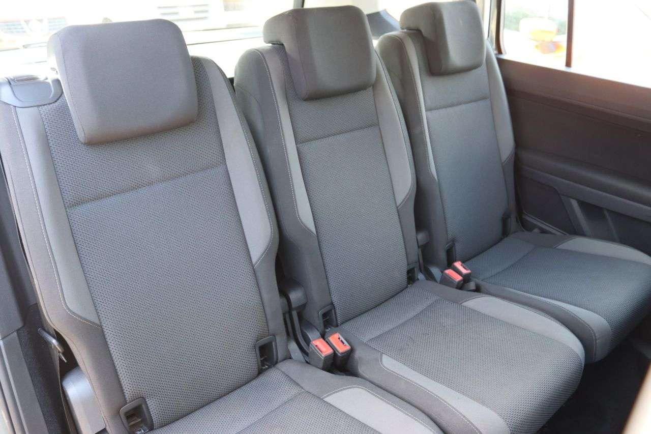 2017 VOLKSWAGEN TOURAN 2017 VOLKSWAGEN TOURAN