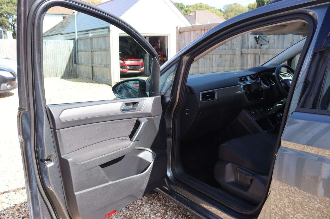 2017 VOLKSWAGEN TOURAN 2017 VOLKSWAGEN TOURAN