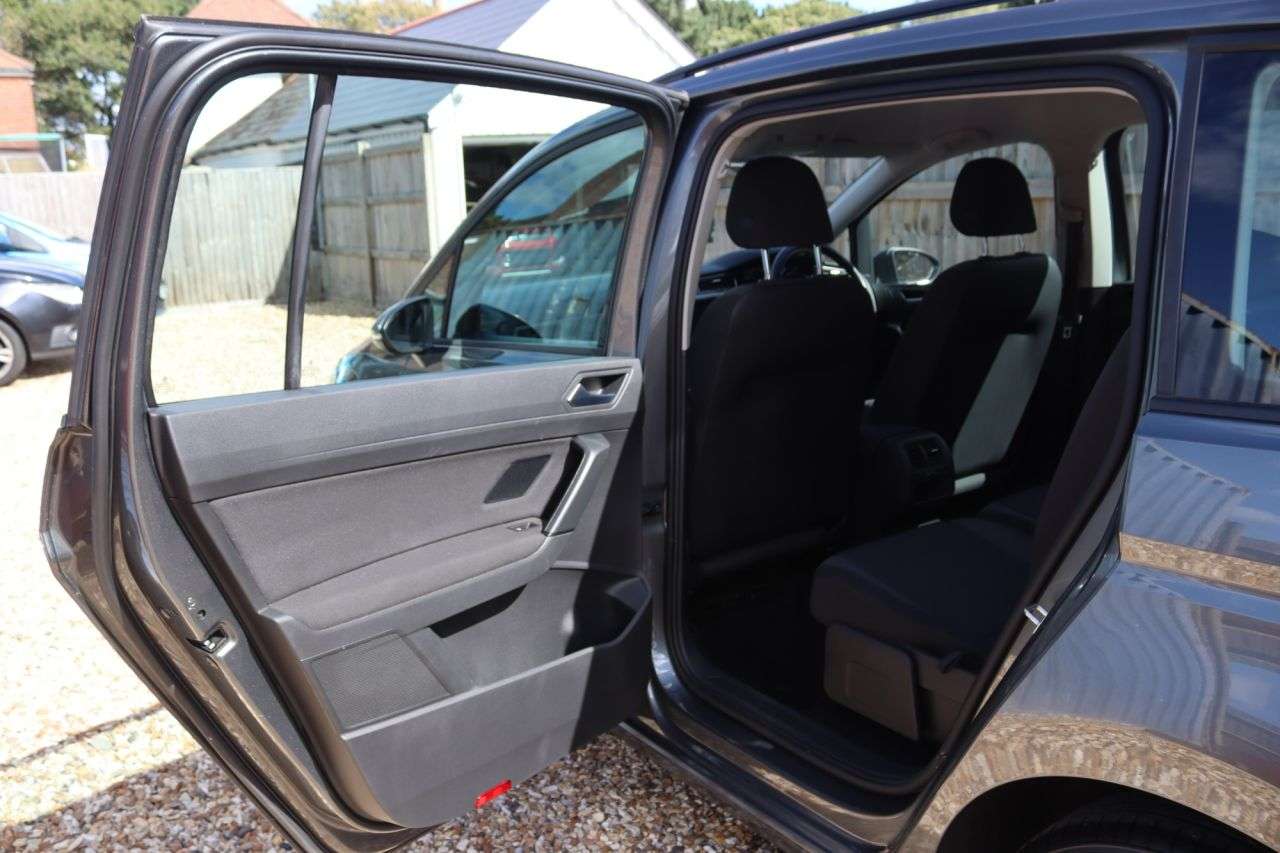 2017 VOLKSWAGEN TOURAN 2017 VOLKSWAGEN TOURAN