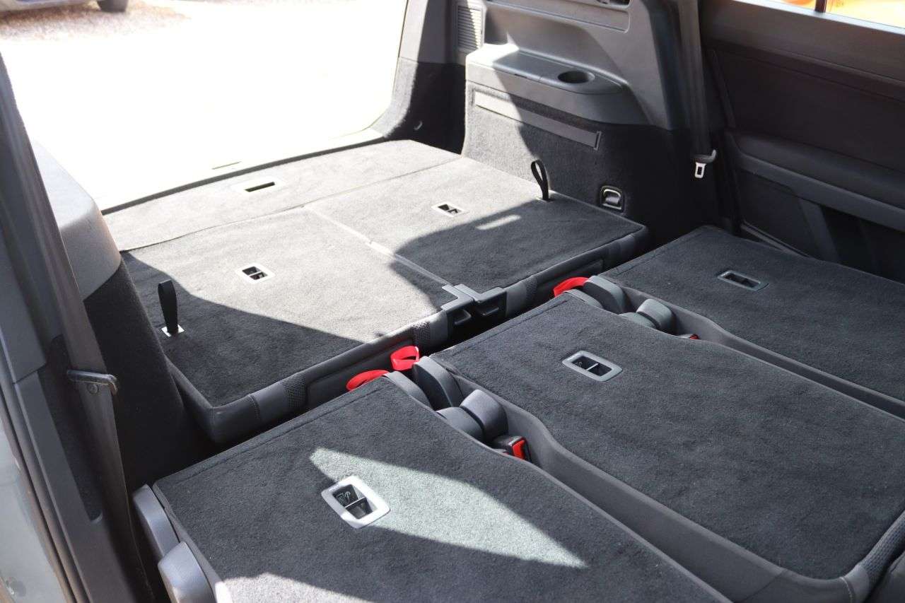 2017 VOLKSWAGEN TOURAN 2017 VOLKSWAGEN TOURAN