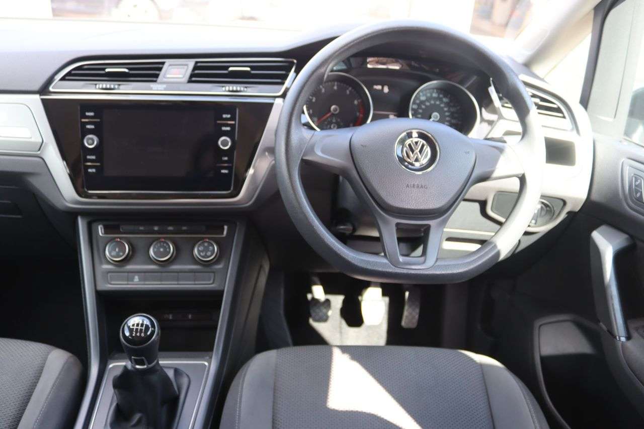 2017 VOLKSWAGEN TOURAN 2017 VOLKSWAGEN TOURAN