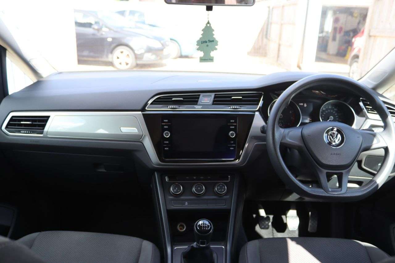 2017 VOLKSWAGEN TOURAN 2017 VOLKSWAGEN TOURAN