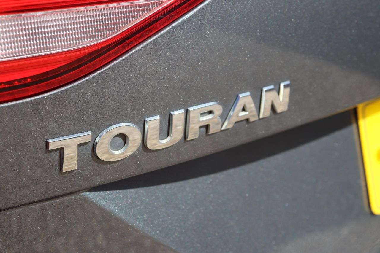2017 VOLKSWAGEN TOURAN 2017 VOLKSWAGEN TOURAN