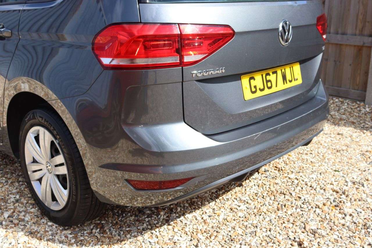 2017 VOLKSWAGEN TOURAN 2017 VOLKSWAGEN TOURAN