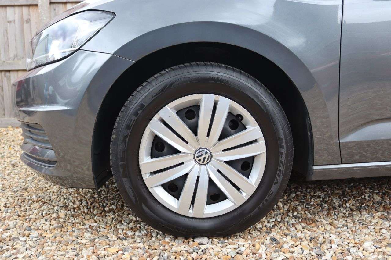 2017 VOLKSWAGEN TOURAN 2017 VOLKSWAGEN TOURAN