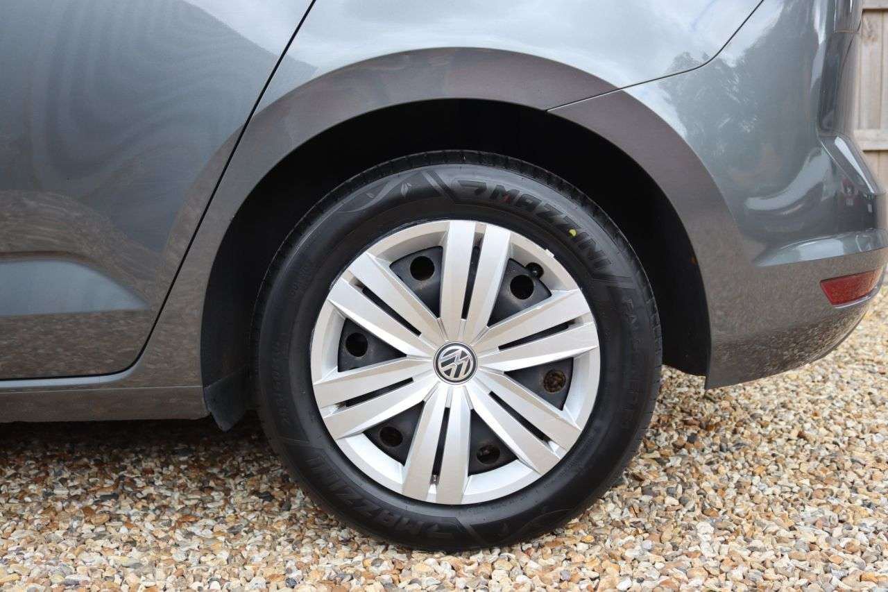 2017 VOLKSWAGEN TOURAN 2017 VOLKSWAGEN TOURAN