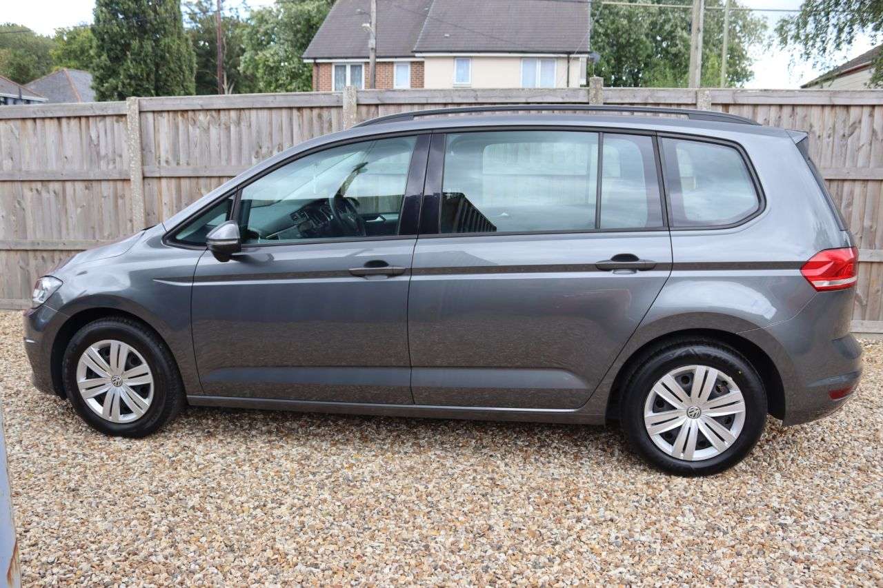 2017 VOLKSWAGEN TOURAN 2017 VOLKSWAGEN TOURAN