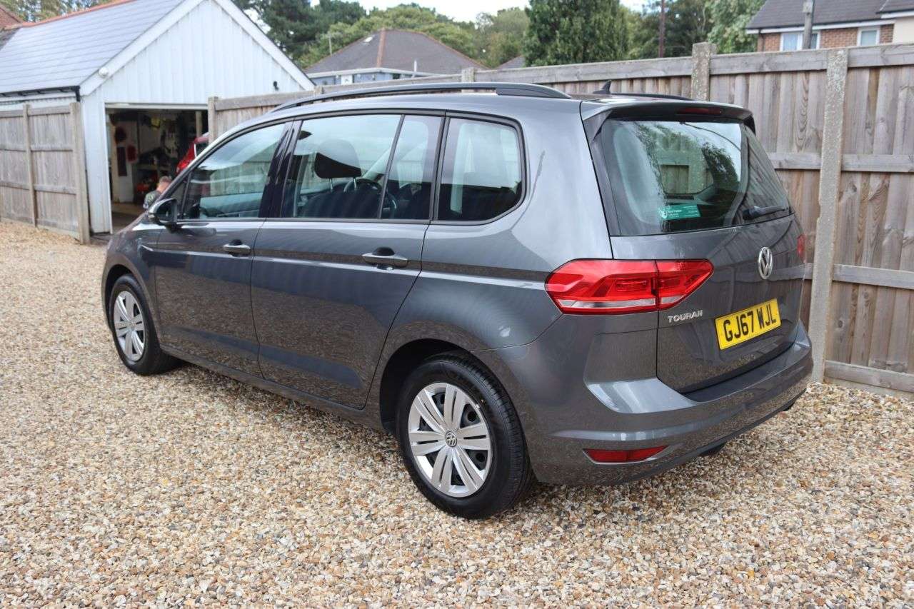 2017 VOLKSWAGEN TOURAN 2017 VOLKSWAGEN TOURAN