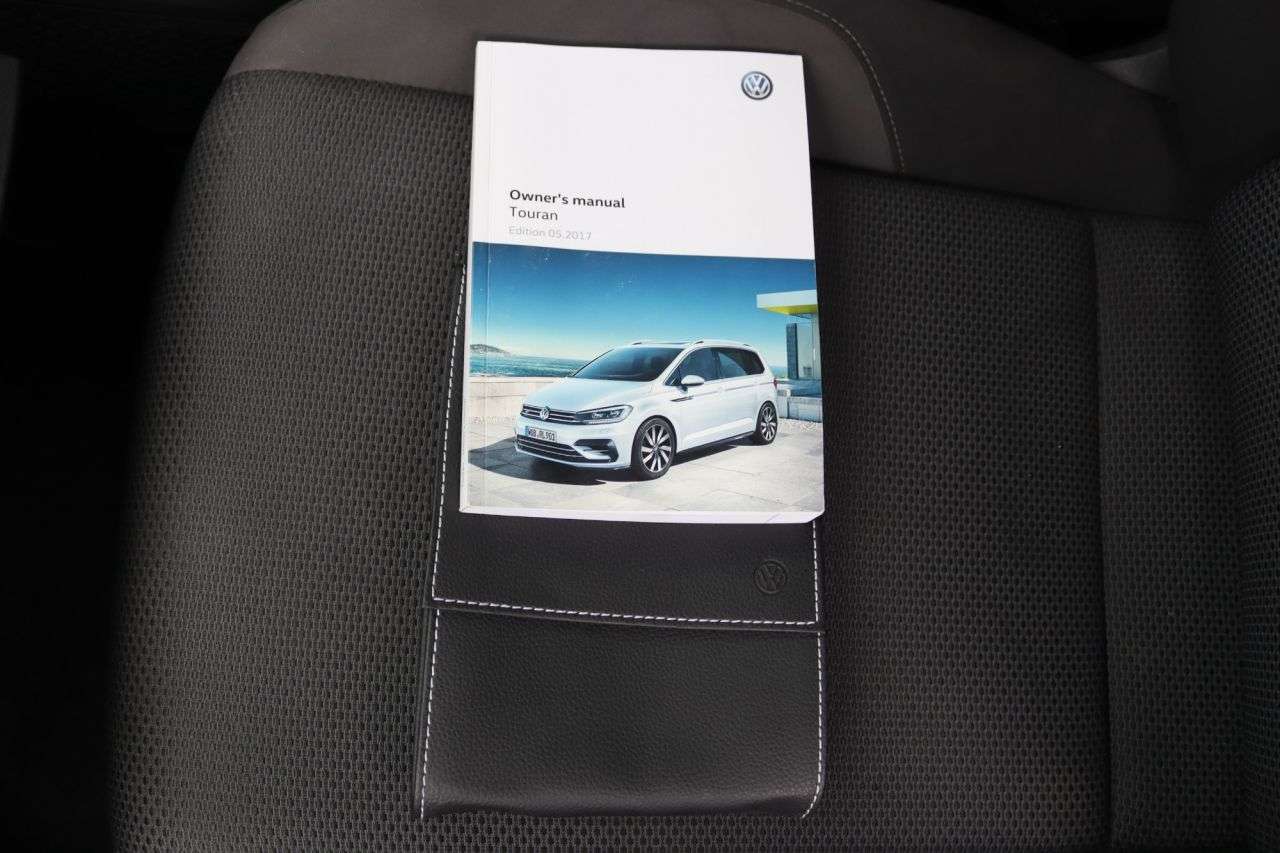 2017 VOLKSWAGEN TOURAN 2017 VOLKSWAGEN TOURAN