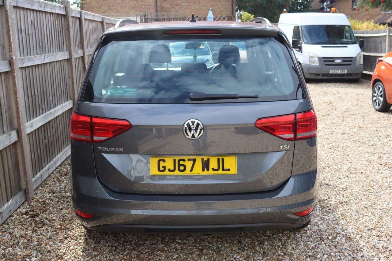 2017 VOLKSWAGEN TOURAN 2017 VOLKSWAGEN TOURAN