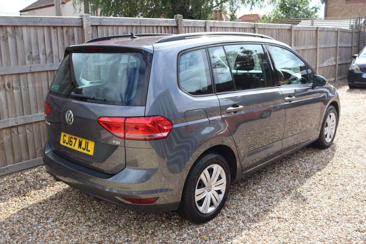 2017 VOLKSWAGEN TOURAN 2017 VOLKSWAGEN TOURAN