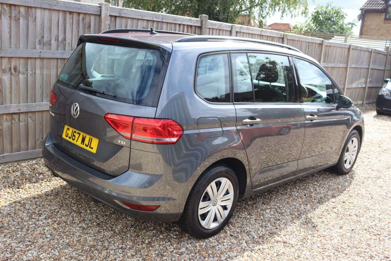 2017 VOLKSWAGEN TOURAN 2017 VOLKSWAGEN TOURAN
