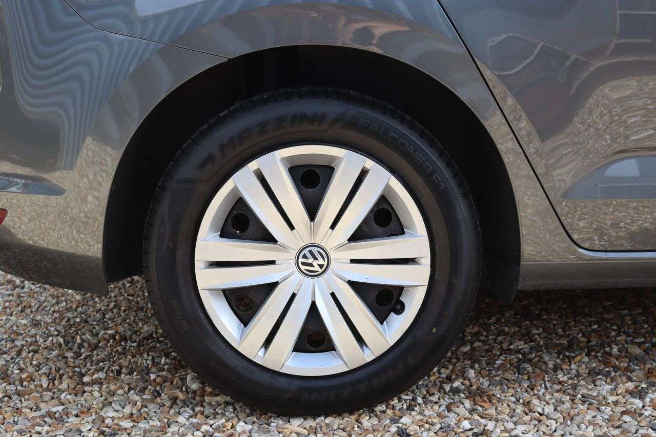 2017 VOLKSWAGEN TOURAN 2017 VOLKSWAGEN TOURAN