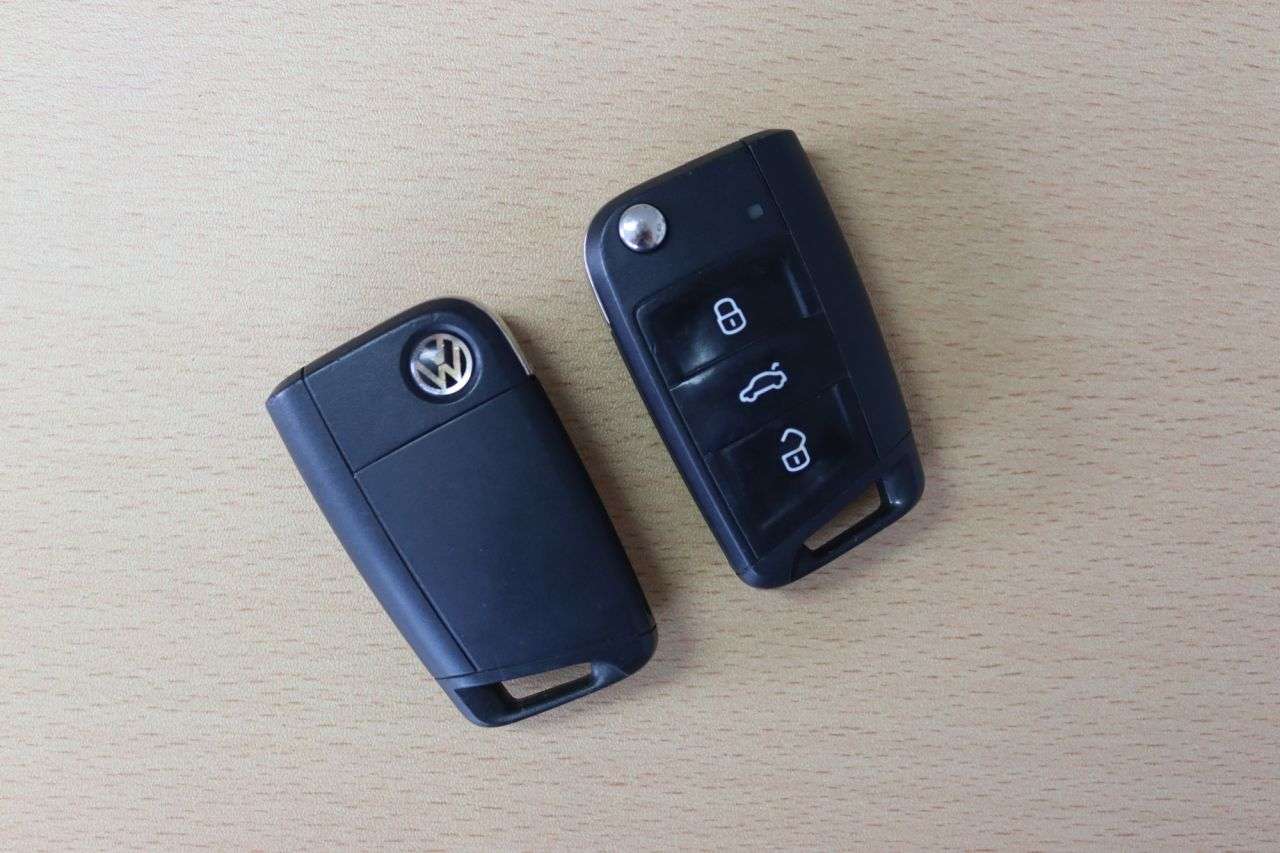 2017 VOLKSWAGEN TOURAN 2017 VOLKSWAGEN TOURAN