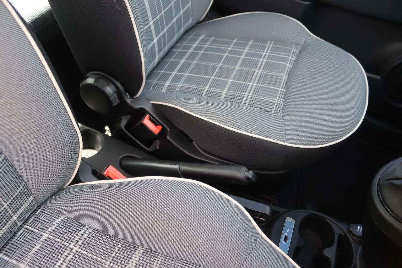 2019 FIAT 500 2019 FIAT 500