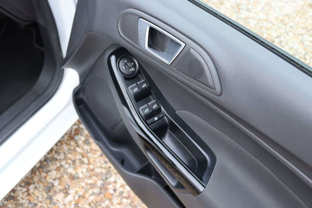 2016 FORD FIESTA 2016 FORD FIESTA