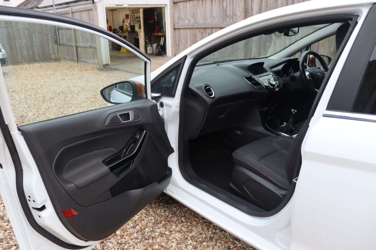 2016 FORD FIESTA 2016 FORD FIESTA