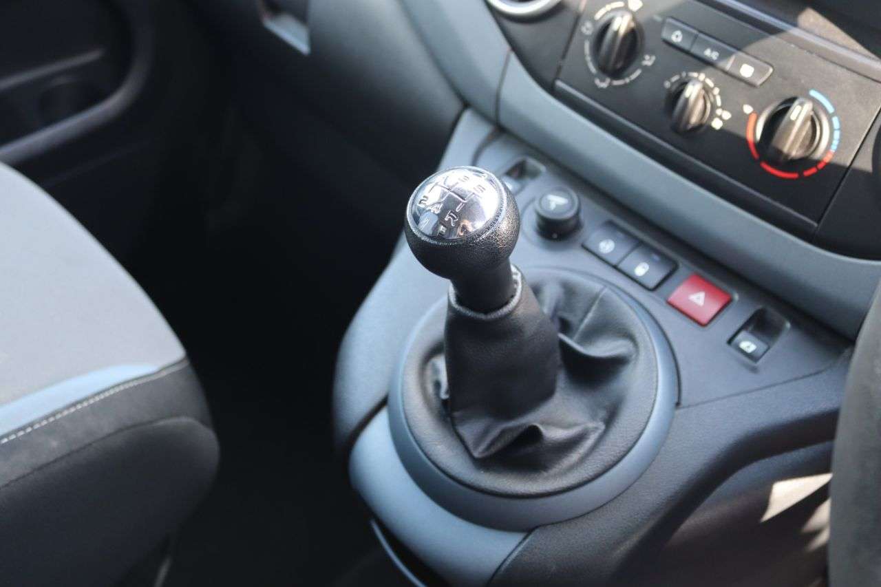 2013 PEUGEOT PARTNER TEPEE 2013 PEUGEOT PARTNER TEPEE