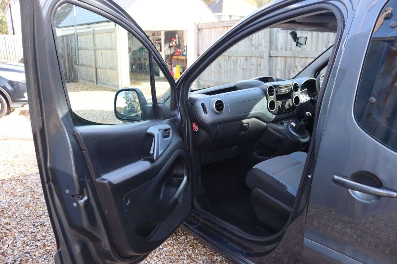 2013 PEUGEOT PARTNER TEPEE 2013 PEUGEOT PARTNER TEPEE