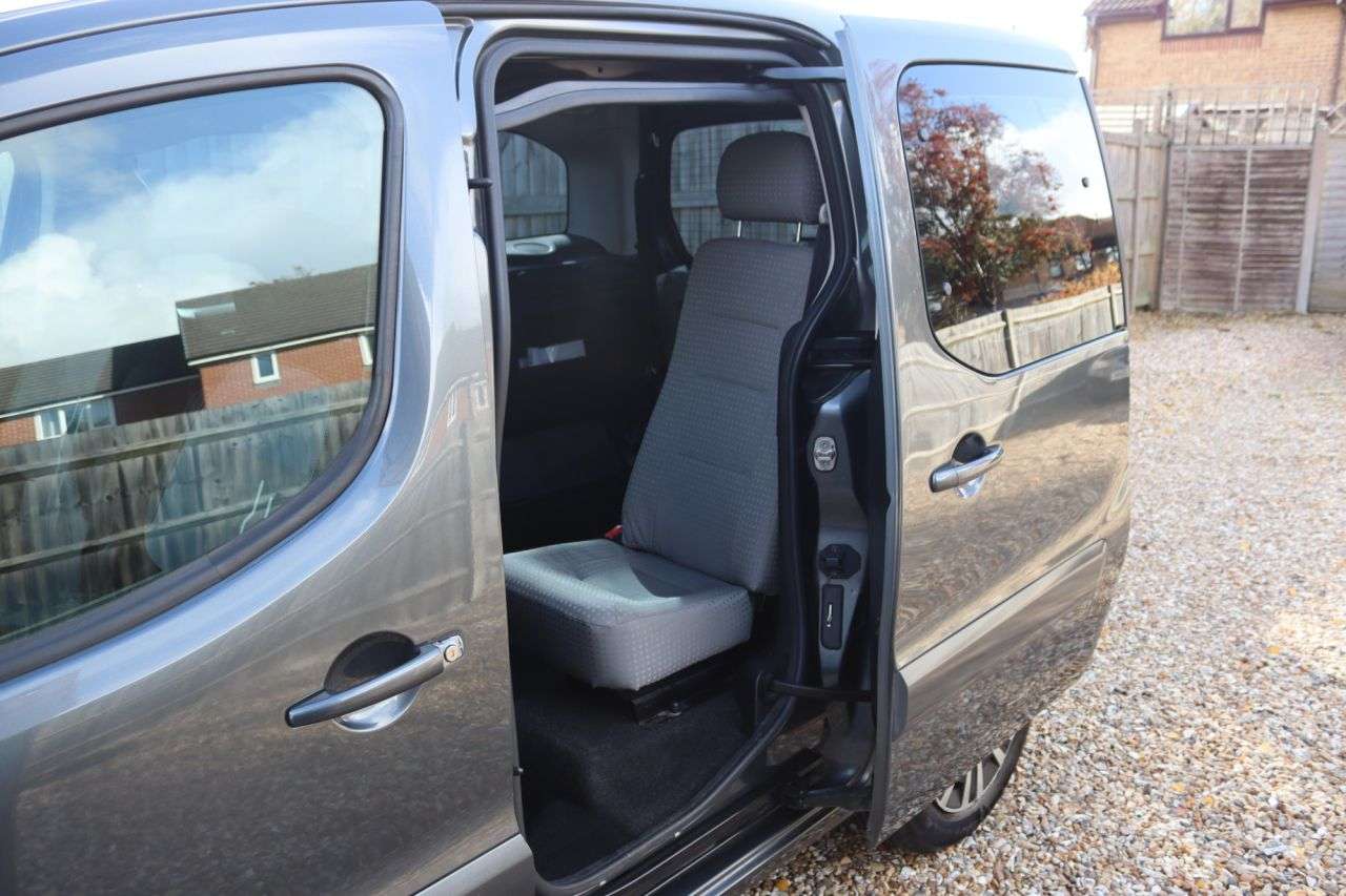 2013 PEUGEOT PARTNER TEPEE 2013 PEUGEOT PARTNER TEPEE