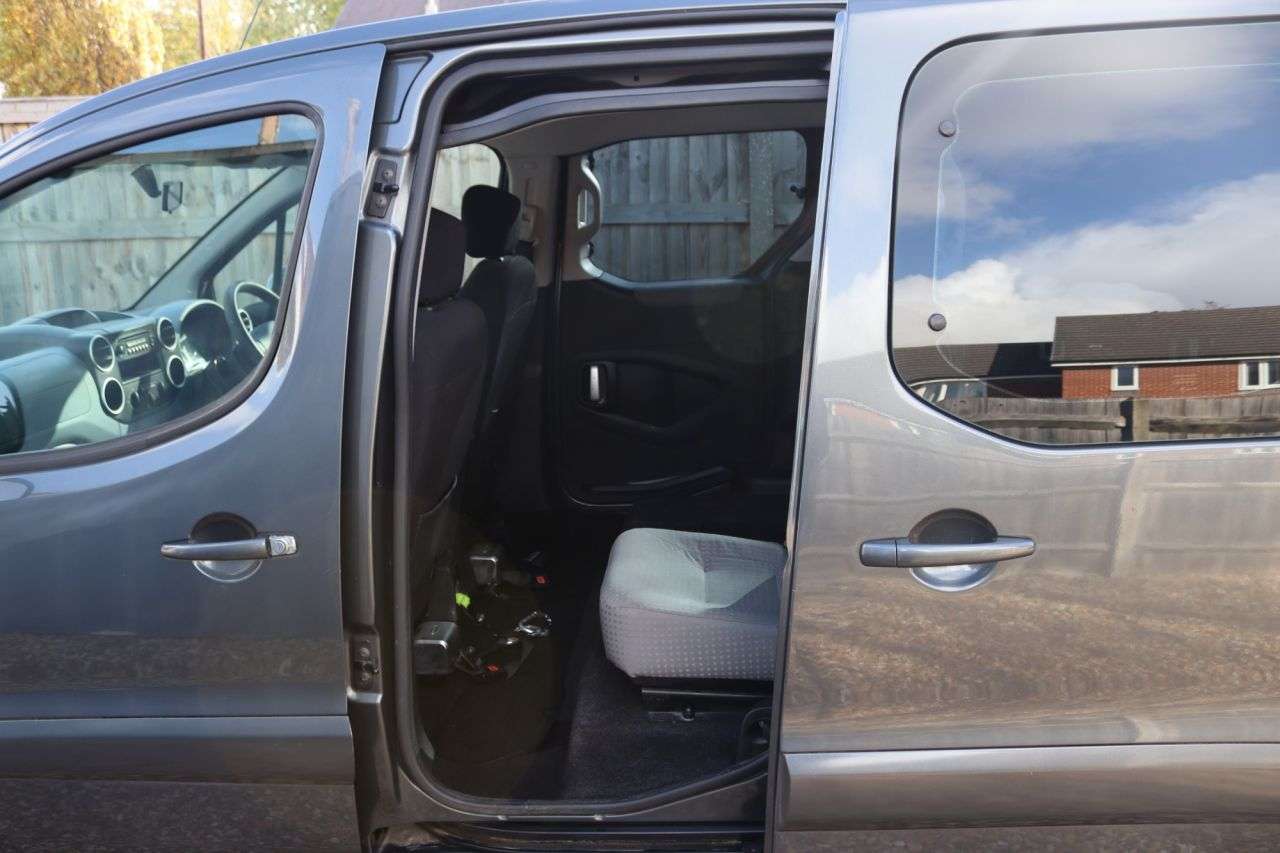 2013 PEUGEOT PARTNER TEPEE 2013 PEUGEOT PARTNER TEPEE