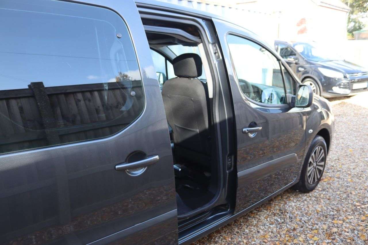 2013 PEUGEOT PARTNER TEPEE 2013 PEUGEOT PARTNER TEPEE