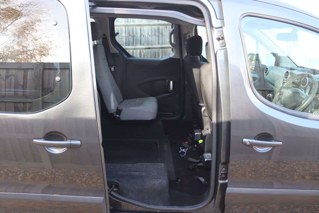 2013 PEUGEOT PARTNER TEPEE 2013 PEUGEOT PARTNER TEPEE