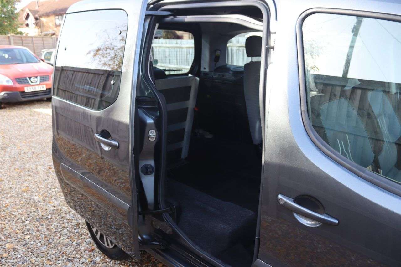 2013 PEUGEOT PARTNER TEPEE 2013 PEUGEOT PARTNER TEPEE