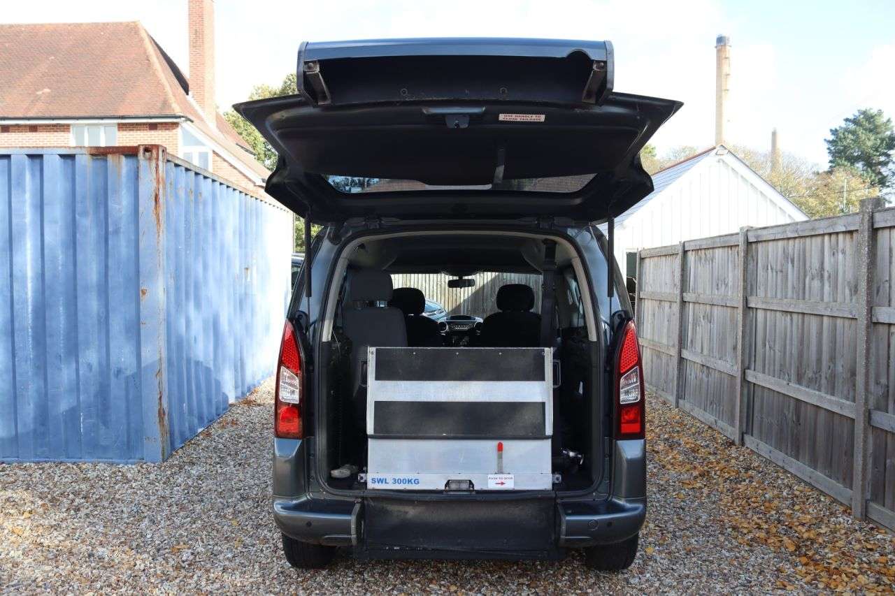 2013 PEUGEOT PARTNER TEPEE 2013 PEUGEOT PARTNER TEPEE