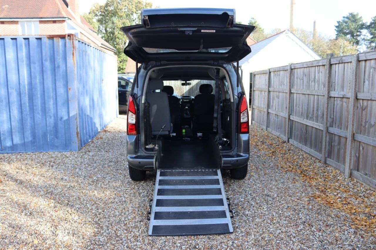 2013 PEUGEOT PARTNER TEPEE 2013 PEUGEOT PARTNER TEPEE