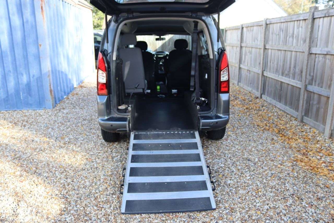 2013 PEUGEOT PARTNER TEPEE 2013 PEUGEOT PARTNER TEPEE