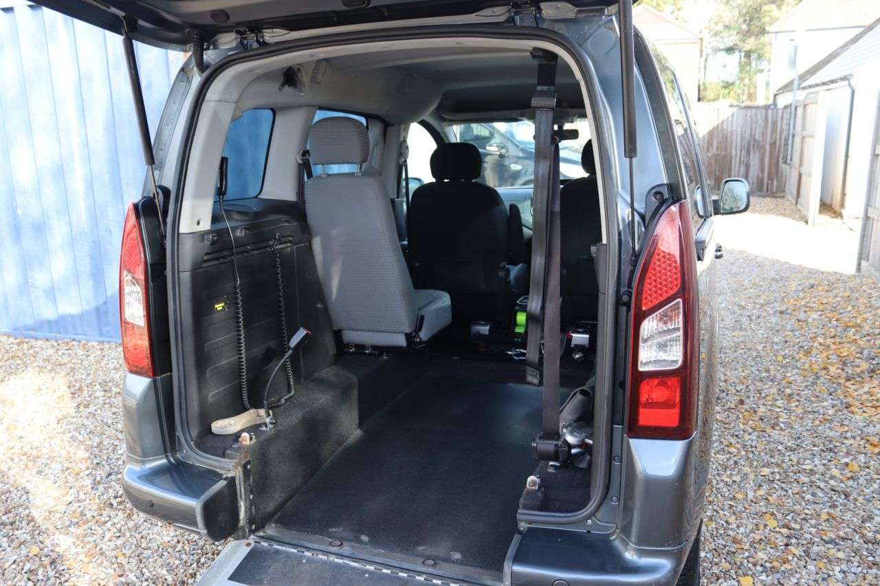 2013 PEUGEOT PARTNER TEPEE 2013 PEUGEOT PARTNER TEPEE