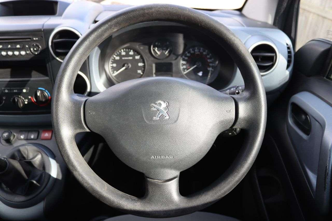 2013 PEUGEOT PARTNER TEPEE 2013 PEUGEOT PARTNER TEPEE