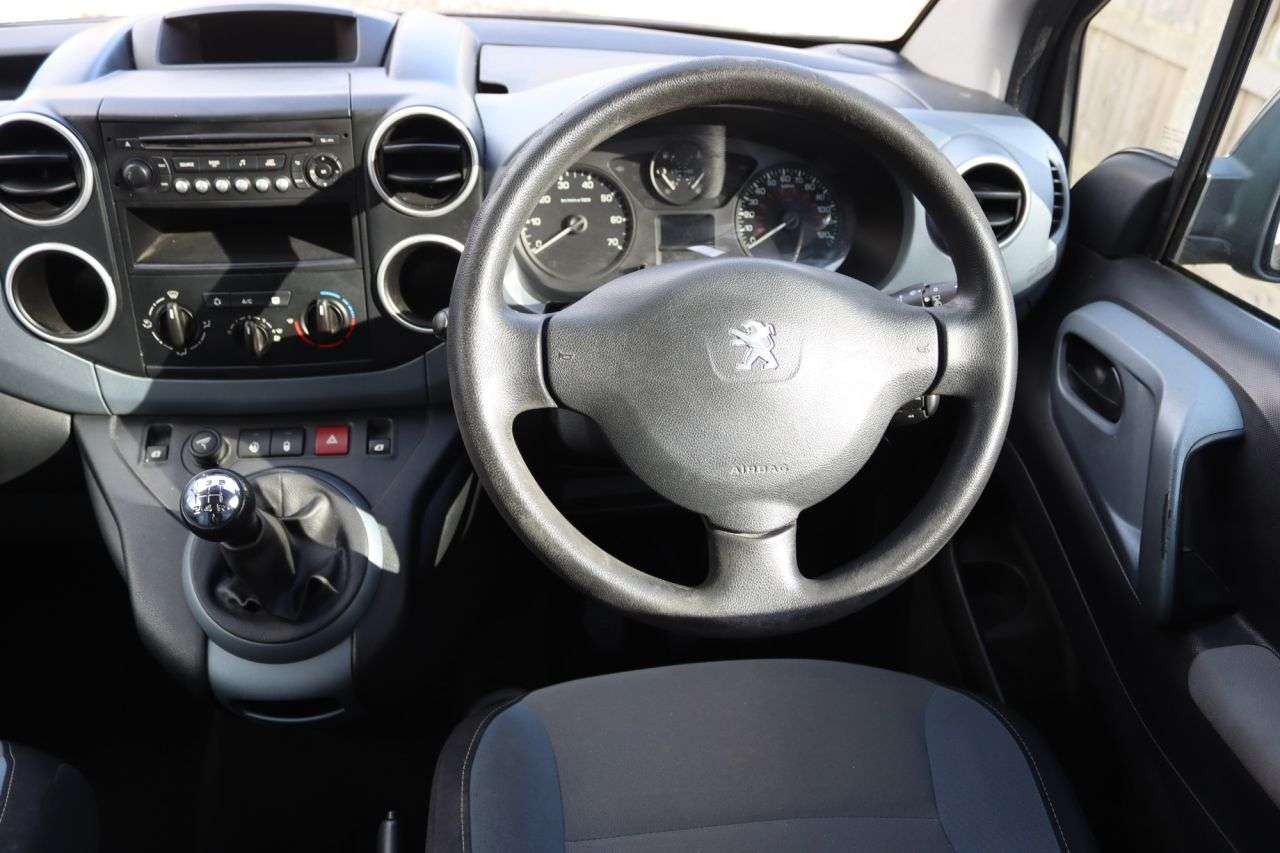 2013 PEUGEOT PARTNER TEPEE 2013 PEUGEOT PARTNER TEPEE